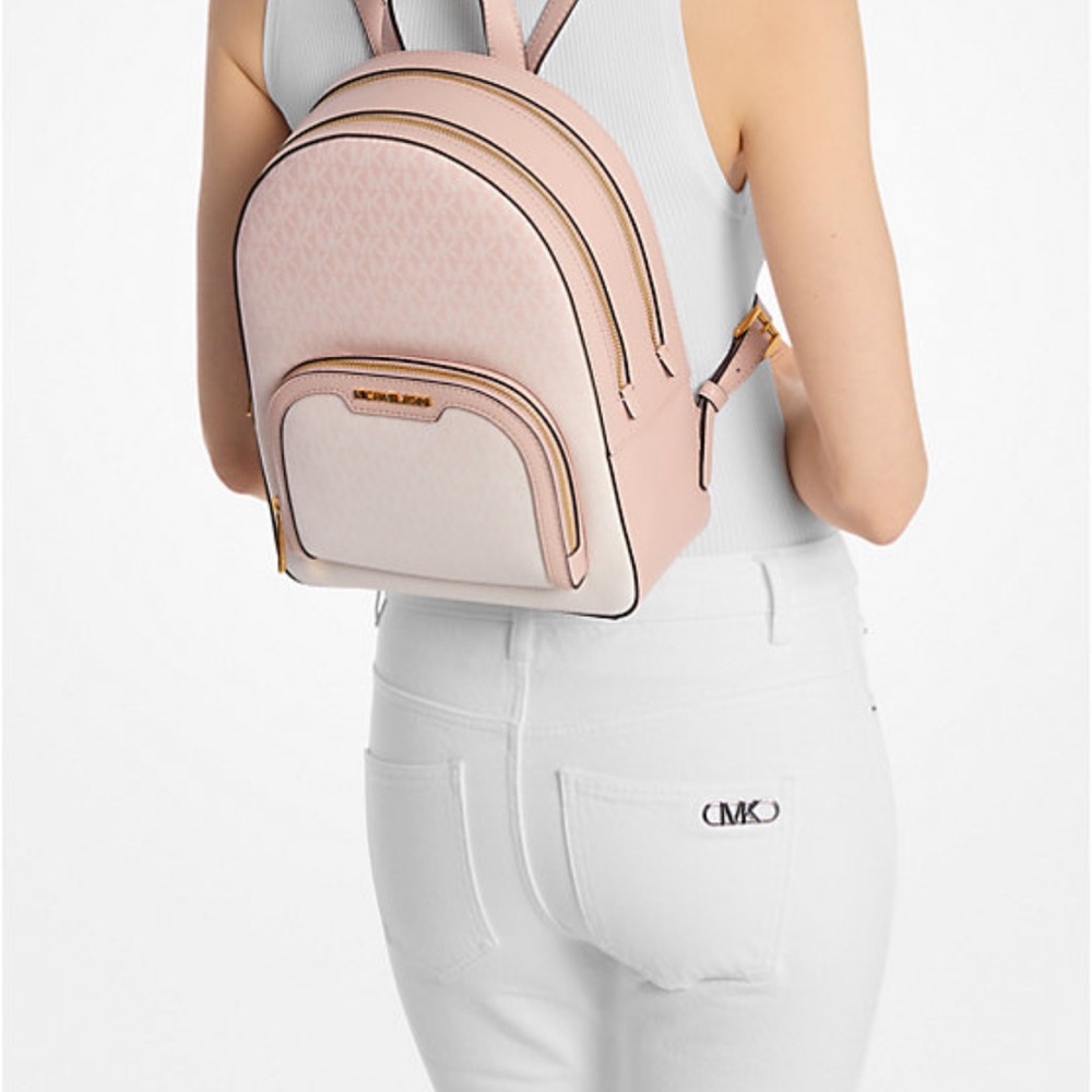 MICHAEL KORS Jaycee Medium Ombré Signature Logo Backpack
Powder Blush
NWT - Picture 15 of 15